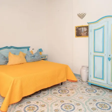 Neptunus 3* Forio di Ischia